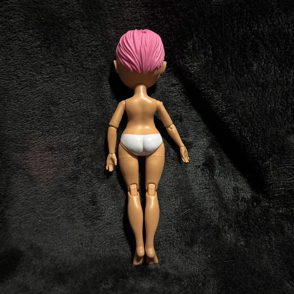 Avery Styles 2020 MGA Entertainment Rainbow High Short Pink Hair 10.5